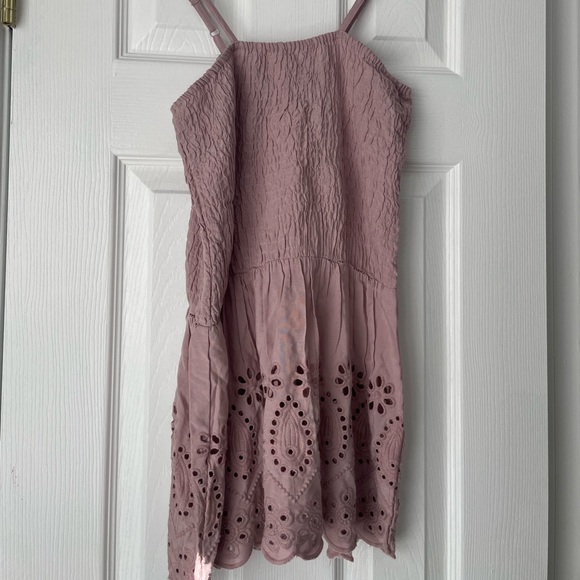 Sim & Sam Sleeveless Lilac Top Eyelet Blouse Size Medium - Picture 2 of 7